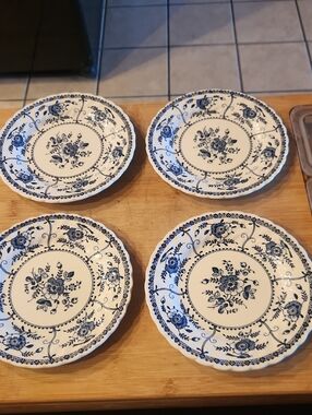 Indies Johnson Brothers Blue and White Floral Bread & Butter Plates - Set of 4
